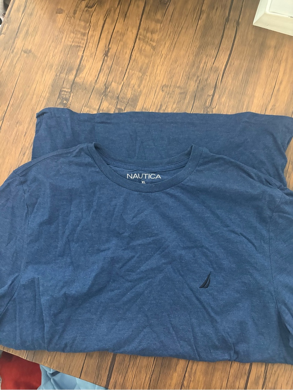 Nautica Men's Short Sleeve Crewneck T-Shirt in Navy Blue